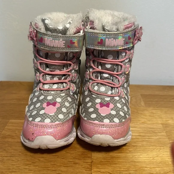 Minnie Mouse winter boots size 9c - Picture 3 of 7